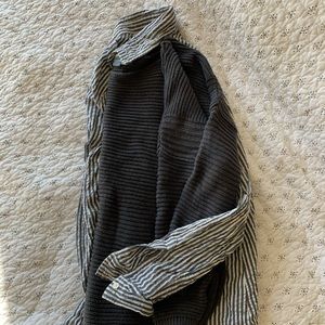 STRIPED BUTTON DOWN SHIRT